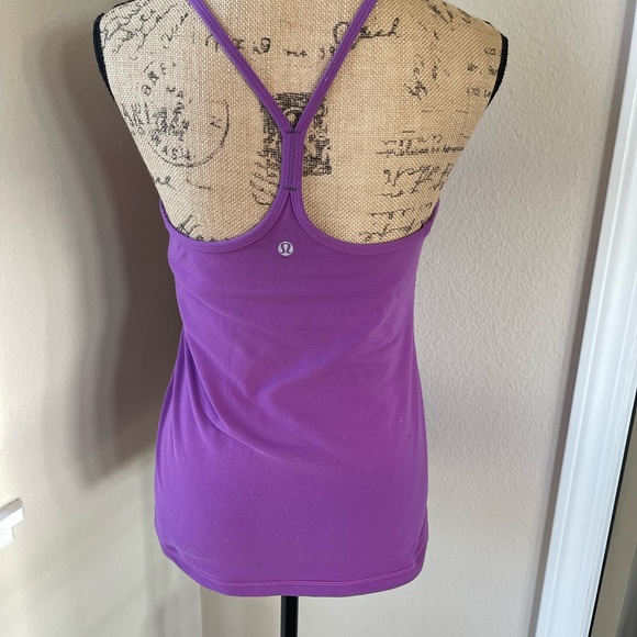Lululemon Power Y Tank. 10 - Picture 2 of 5